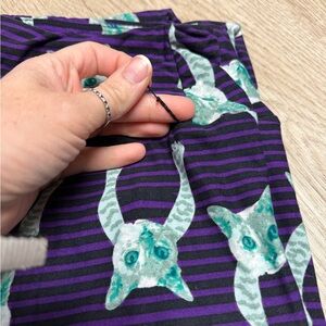 LuLaRoe Purple and Black Cat Print Leggings